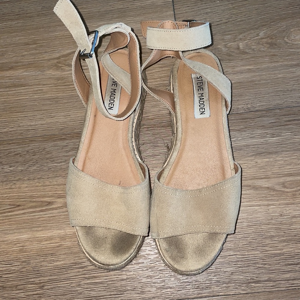 Steve Madden platform sandals - Picture 2 of 3